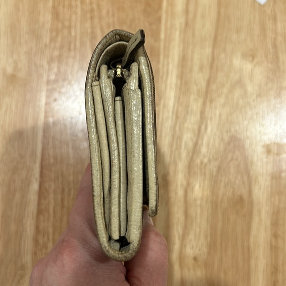 GUCCI WALLET - Picture 3 of 16